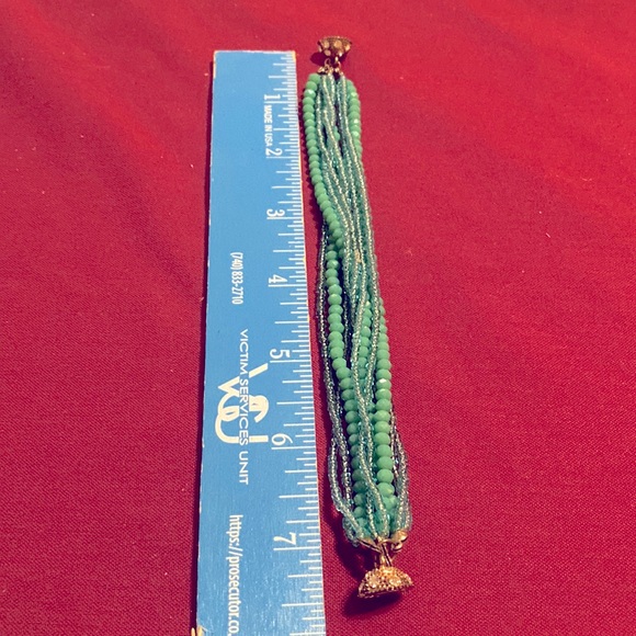 Multi strand turquoise colored bracelet with magnetic clasp - Picture 1 of 1
